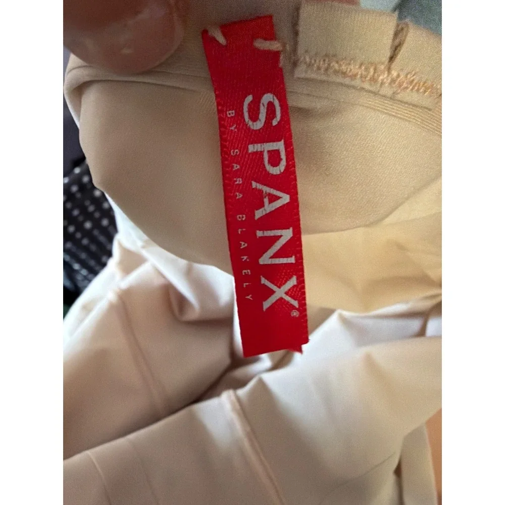 Spanx by Sara Blakely Beige Shapewear Camisole Smoothing Tank Large L/G